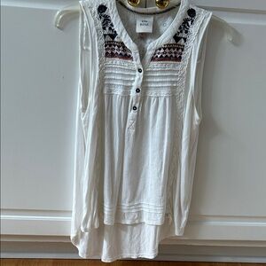 Knox Rose White Sleeveless Top with Embroidery and Lace